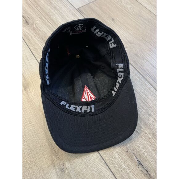Volcom Full Stone Flexfit Hat Youth One Size Black Red Boys - Picture 2 of 2